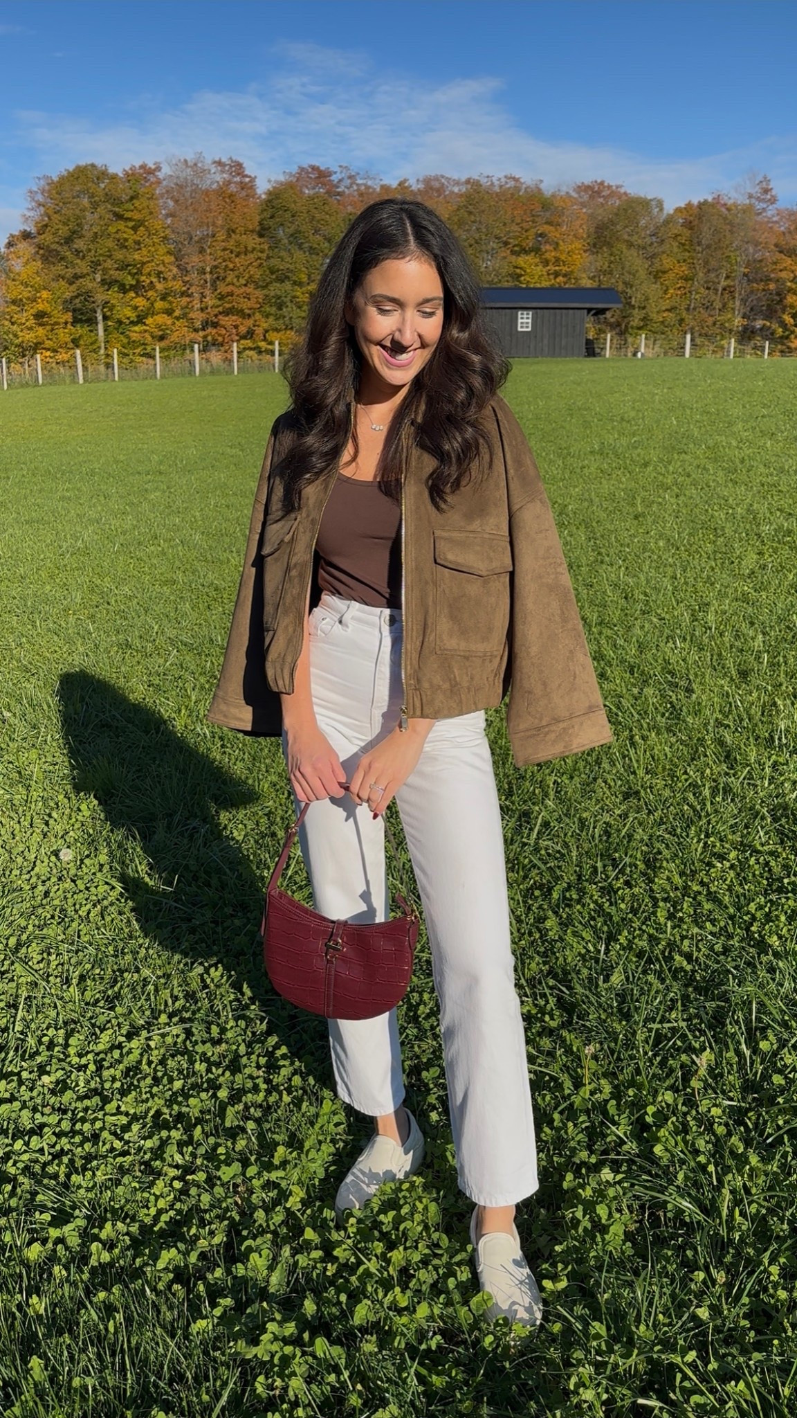 Fall moment 🤍 living for brown & white! So chic & classy 🤎🍂

#LTKcanada #LTKfall #LTKworkwear