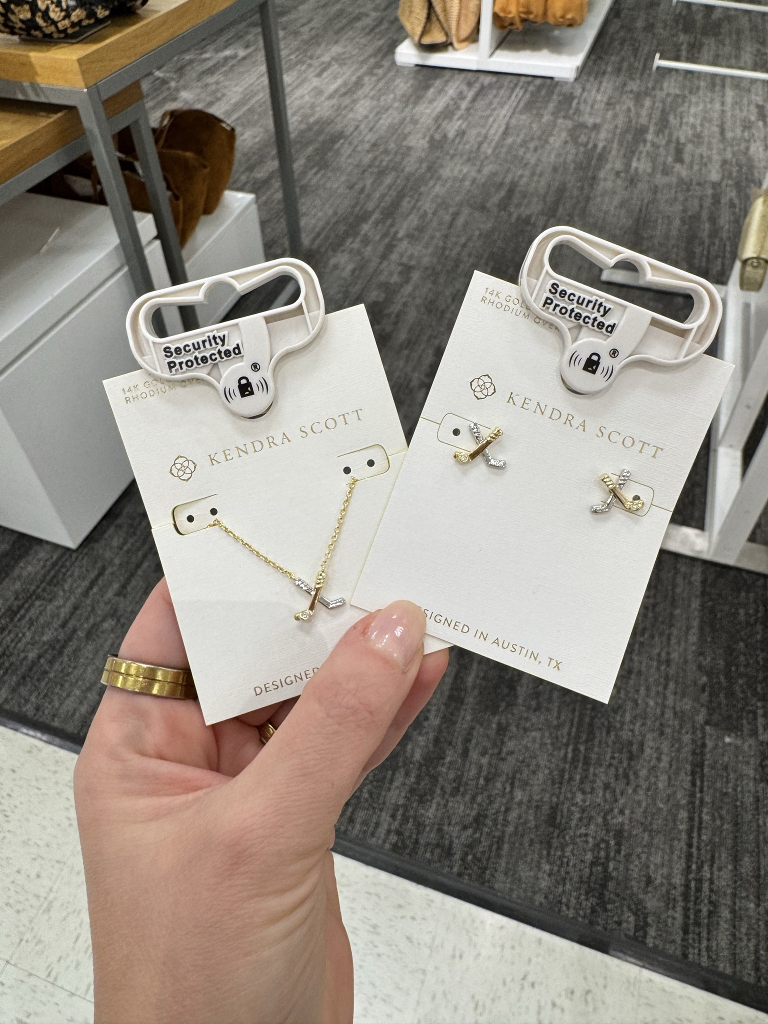 If you’re a hockey mom… this is such a cute find!! 🏒

Kendra Scott at @Target and I’m obsessed with this set.

#LTKmomlife #LTKootd #LTKActive