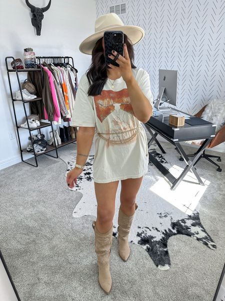 Tee — large
Belt — small

Western outfit | western fashion | country concert outfit | Nashville outfit | Nashville style | neutral western outfit | western boots | graphic tee dress | oversized tshirt dress 



#LTKunder50 #LTKunder100 #LTKstyletip