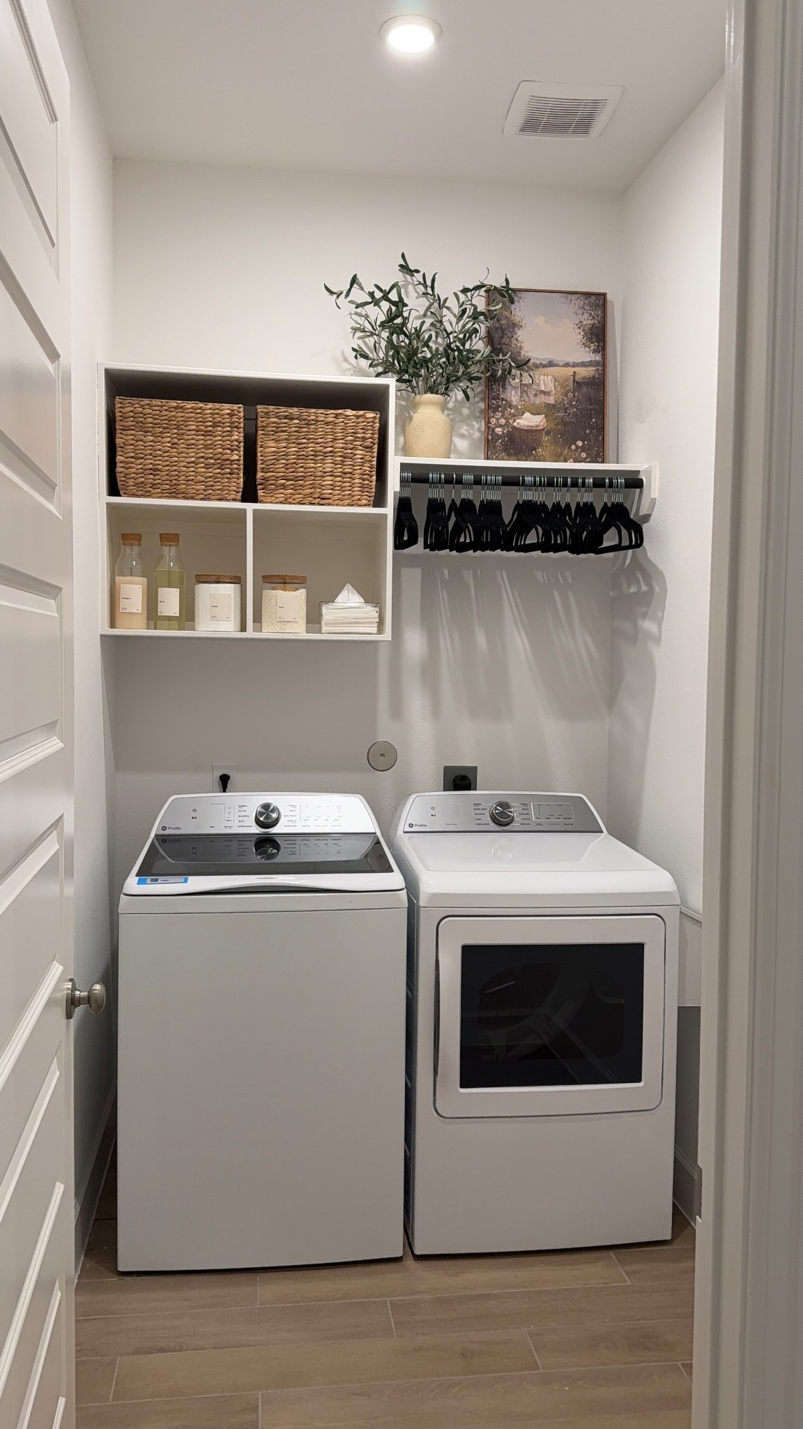 Laundry room styling and organization 🧺 
