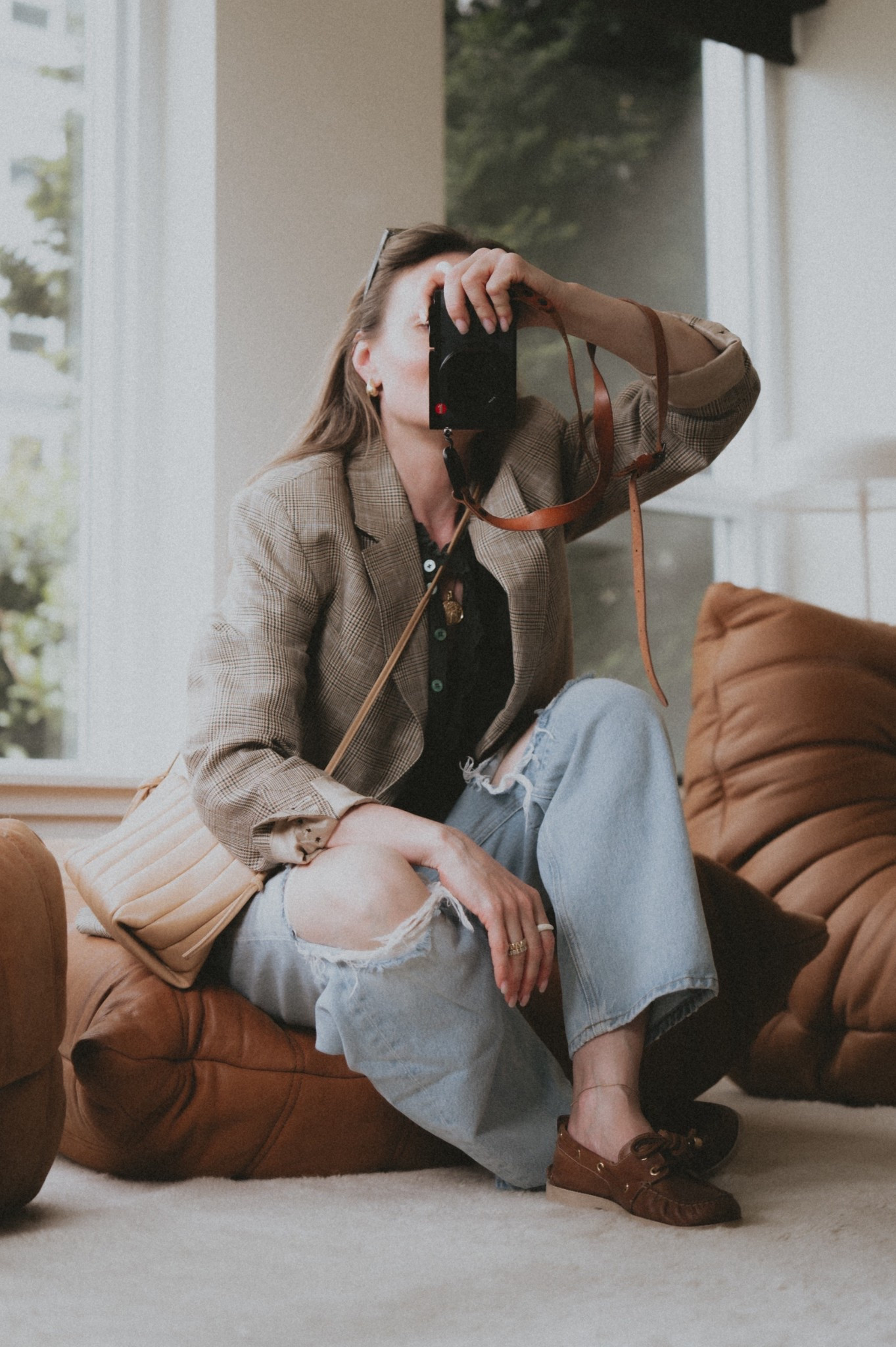 Peasant shirt + blue ripped jeans + linen blazer + boat shoes. 
Blouse: Zadig & Voltaire Timmy
Blazer: Buck Mason Campus point Hutton linen blazer 
Jeans: Citizens of Humanity Miro 
Boat shoes: Golden goose 🪿 
Bag: Malden Boulevard 

#LTKootd #LTKSeasonal #LTKmomlife