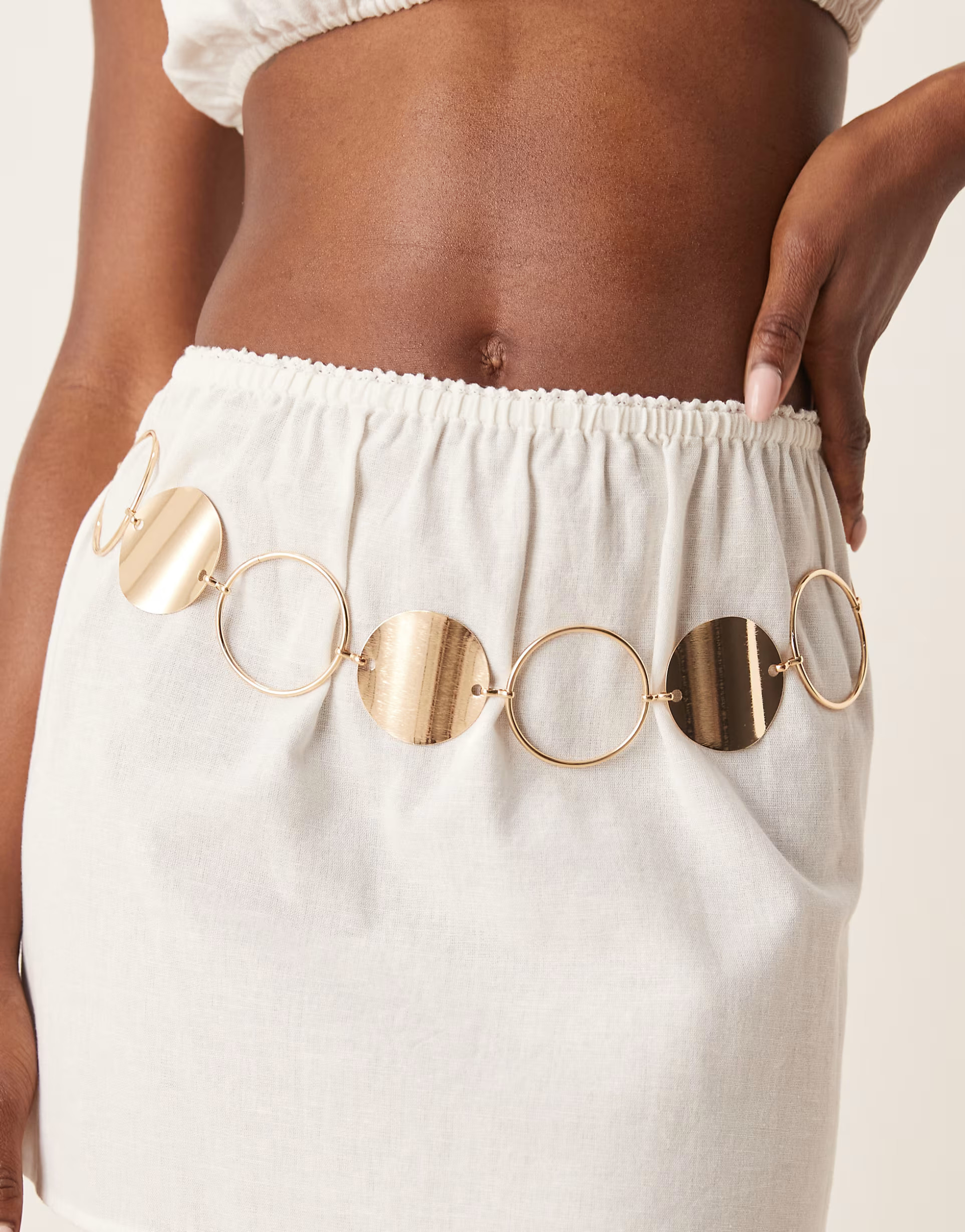 ASOS DESIGN waist and hip circle chain belt in gold | ASOS | ASOS (Global)