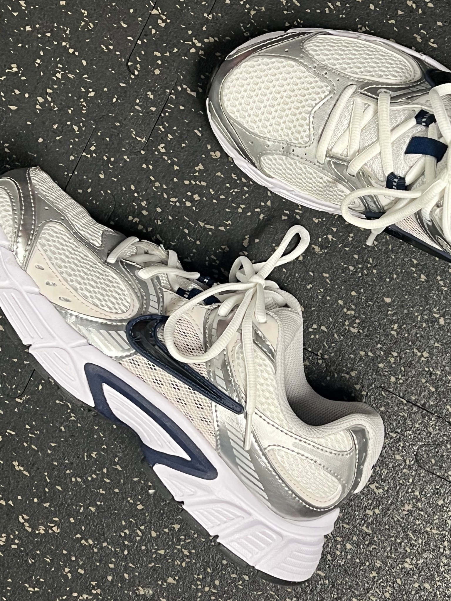 Still obsessed with these ⚡️

#LTKdayinmylife #LTKFindsUnder100 #LTKActive