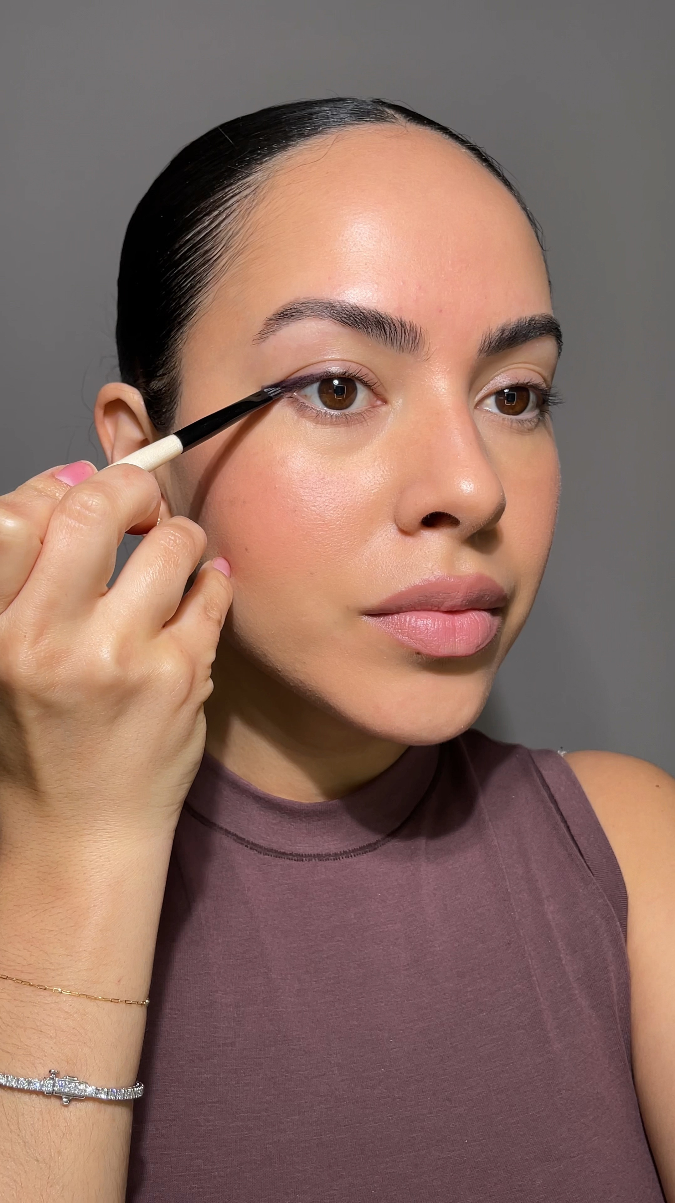 HOW TO: Winged Eyeliner using Bobbi Brown’s *new* Longwear Cream Liner Sticks in Aubergine and Panther
#bobbibrownpartner

#LTKVideo #LTKbeauty #LTKGiftGuide