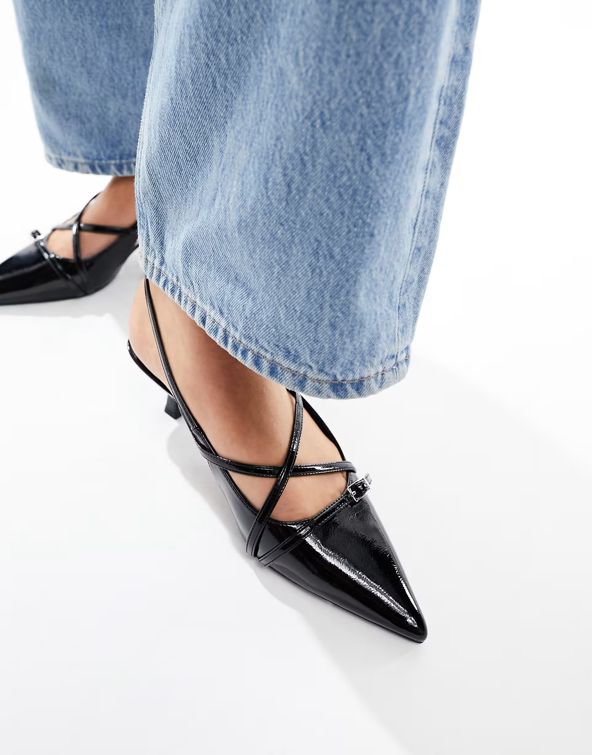 ASOS DESIGN - Scottie - Chaussures à talons mi-hauts et boucles - Noir | ASOS (Global)
