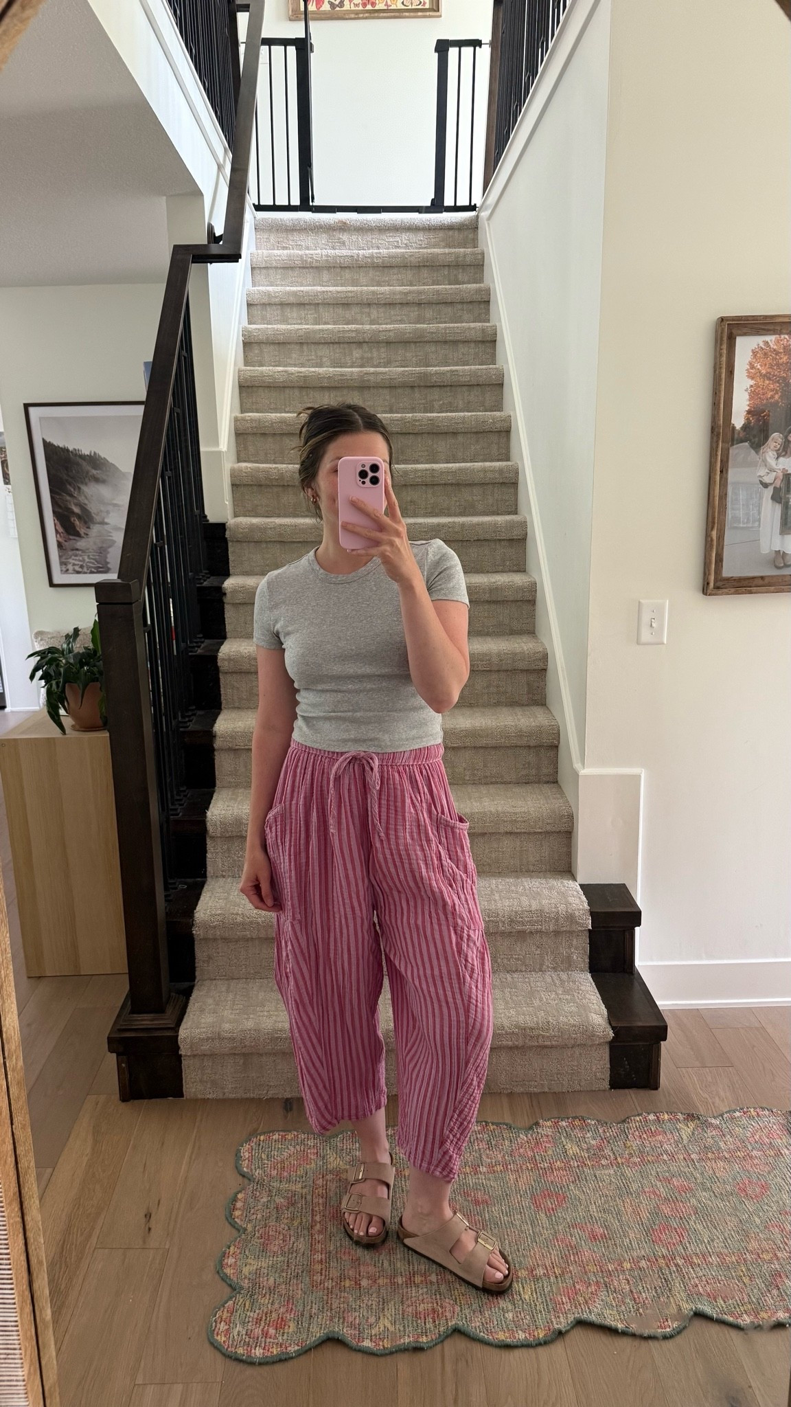 Some of my favorite flowy pants, tee and pants tts!

Summer outfit

#LTKootd