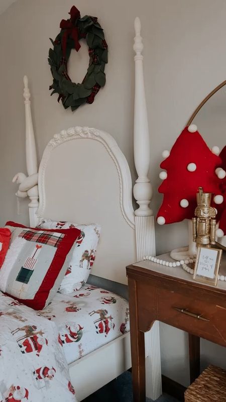 Christmas Bedroom 🎄✨

#LTKHoliday #LTKSeasonal #LTKkids