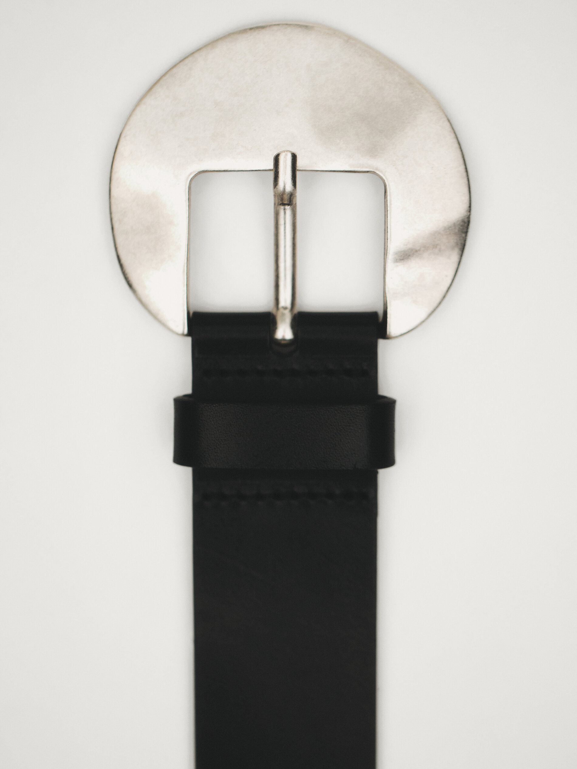 Nappa leather belt with ameva buckle | Massimo Dutti US