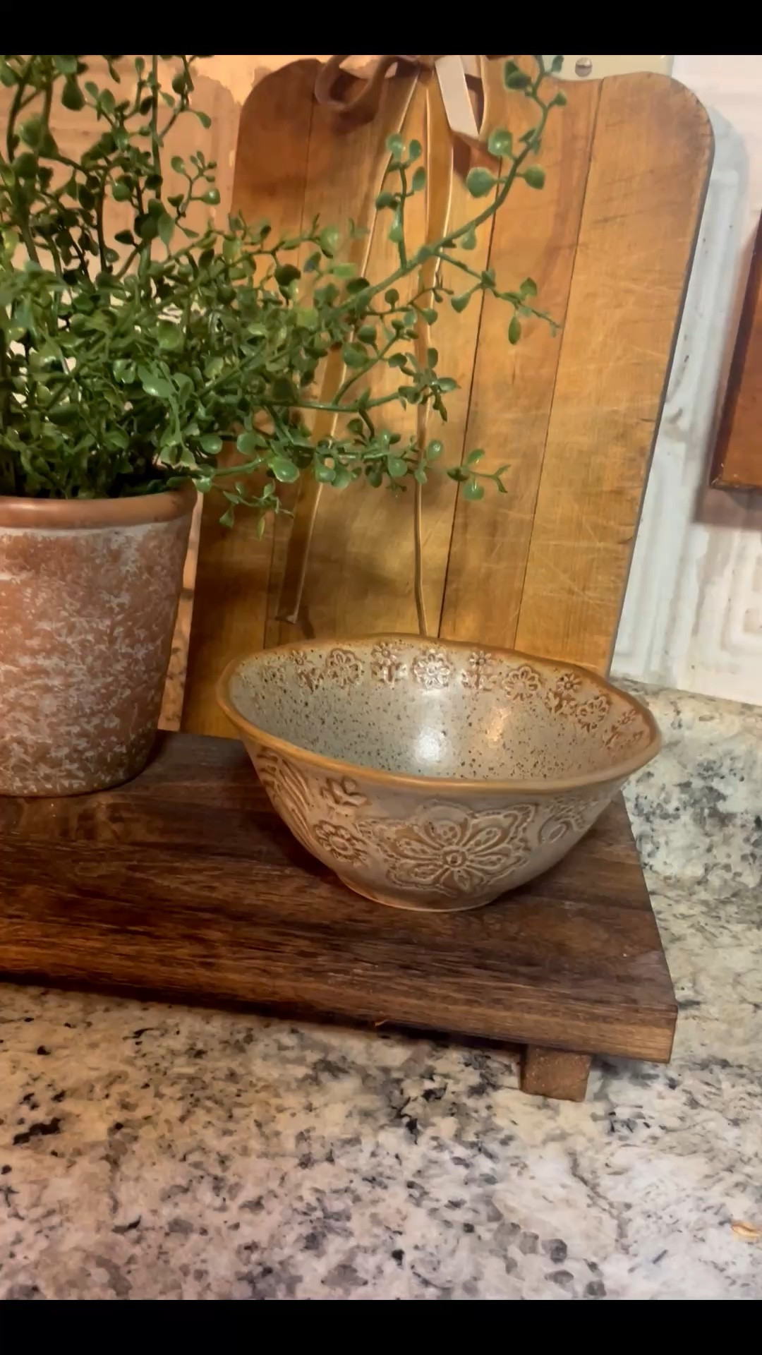 The cutest embossed bowl!! And it’s now 60% off, a great accent piece for anywhere in the home. Neutral perfection 🤎