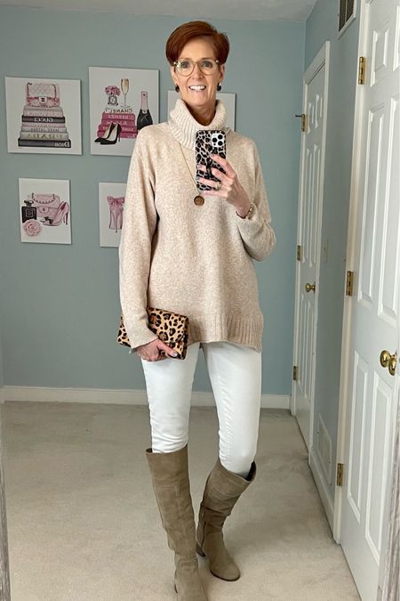 A Pinterest inspired outfit. A classic fall combination. White and beige with a pop of leopard.

Madewell jeans, Nordstrom sweater, Sam Edelman boots

Fall outfit, classic outfit, white jeans, boots, leopard clutch

#LTKSale #LTKstyletip