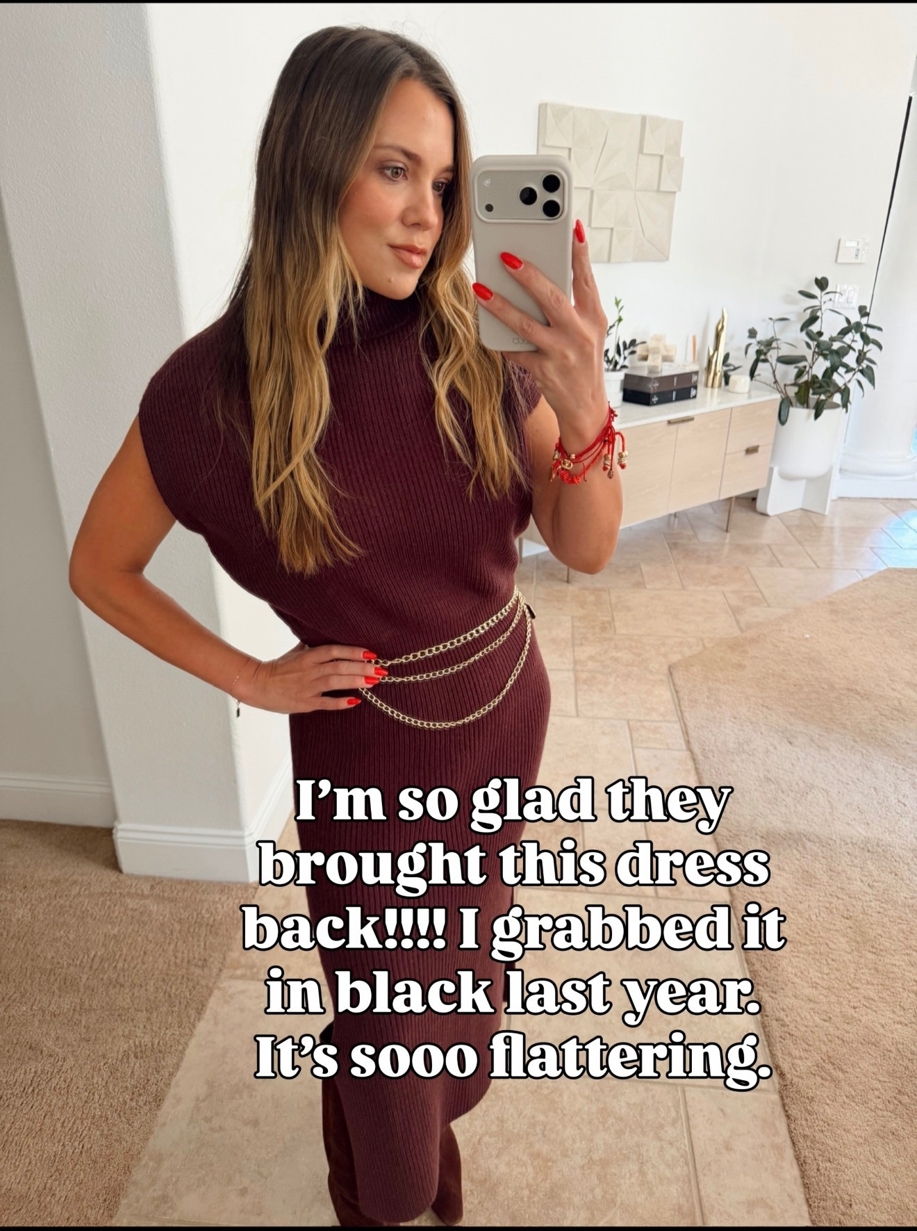 Every girl needs this dress in her closet! Make sure to grab it during the Nordstrom anniversary sale! 

I am wearing a size
Medium !