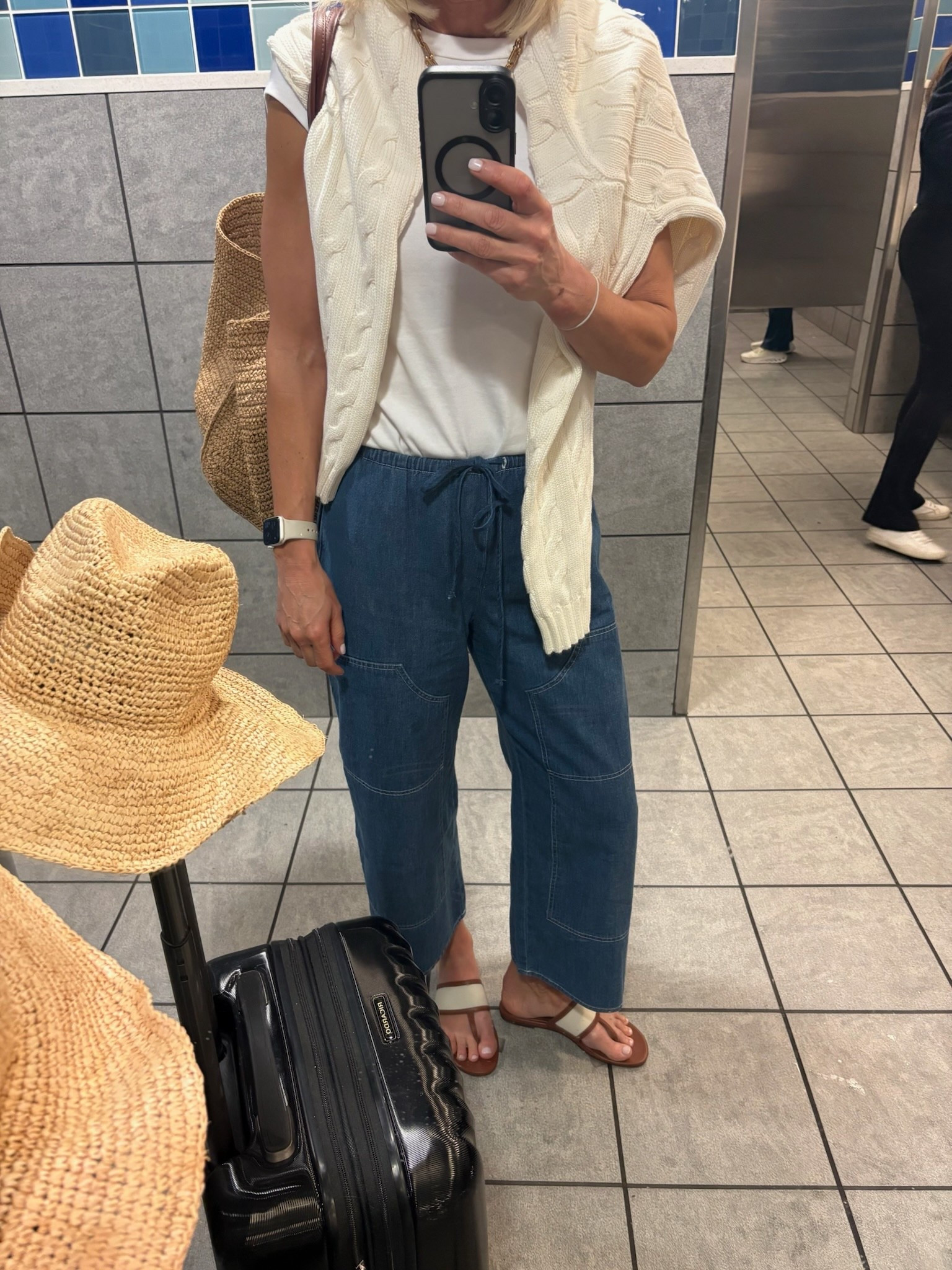 Allison’s airport fit…heading to the beach! 

#LTKSeasonal #LTKootd #LTKOver40