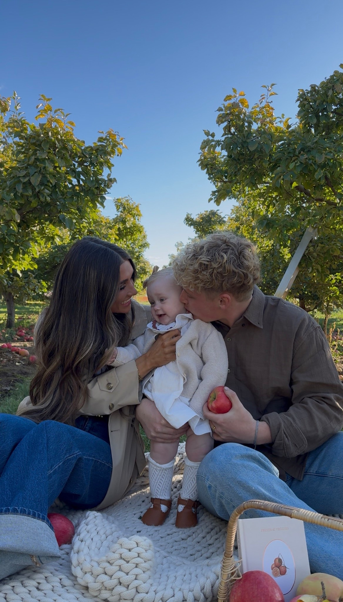 Fall family outfits 🍎🧺🍂

#LTKSeasonal #LTKFamily #LTKBaby