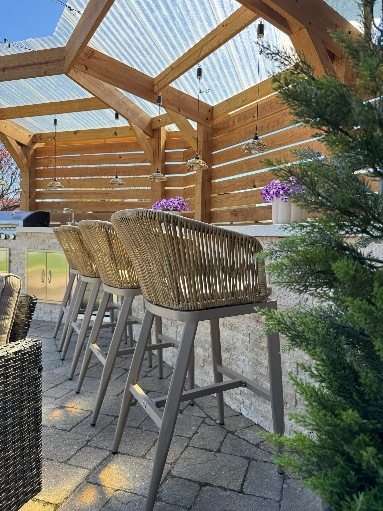 The comfiest outdoor bar stools 🤌🏻

#LTKHome #LTKSaleAlert
