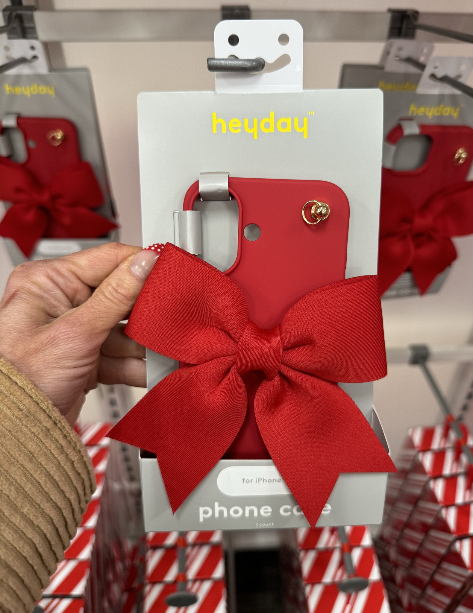 Obsessed with this bow phone case! Would make the cutest stocking stuffer!! 

#LTKCyberWeek #LTKHoliday #LTKGiftGuide
