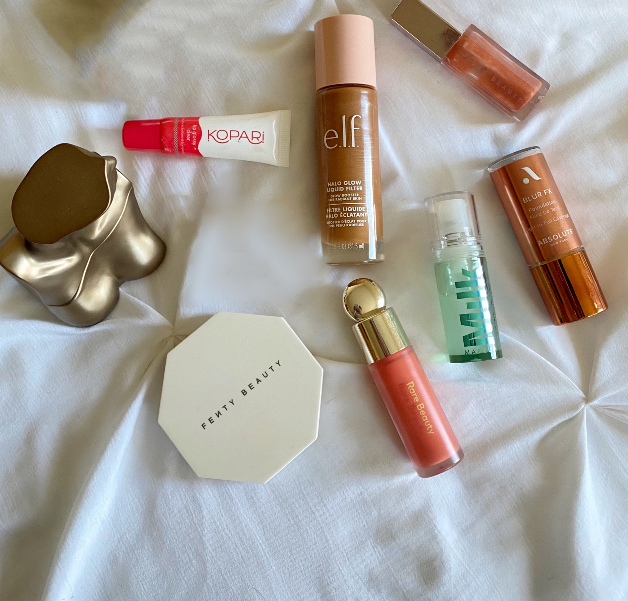 some makeup favs! 💋💄
makeup, lotion, perfume, billie eilish perfume,  Eau De Parfum, kopari, kopari lipgloss, lipgloss, fenty beauty, fenty beauty highlight, highlight, rare beauty, rare beauty blush, blush, milk makeup, milk primer, primer, hydrating primer, contour stick, foundation stick, fenty glow lipgloss, fenty glow, fenty beauty lipgloss, elf halo glow liquid filter, elf makeup, elf foundation, bath & body works, bath & body works lotion

#LTKFind #LTKU #LTKbeauty