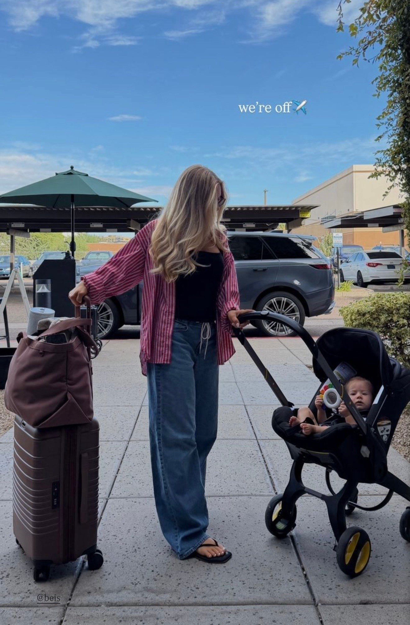 travel fit 
Abercrombie, aritzia, DISSH, beis

#LTKTravel #LTKBaby #LTKootd