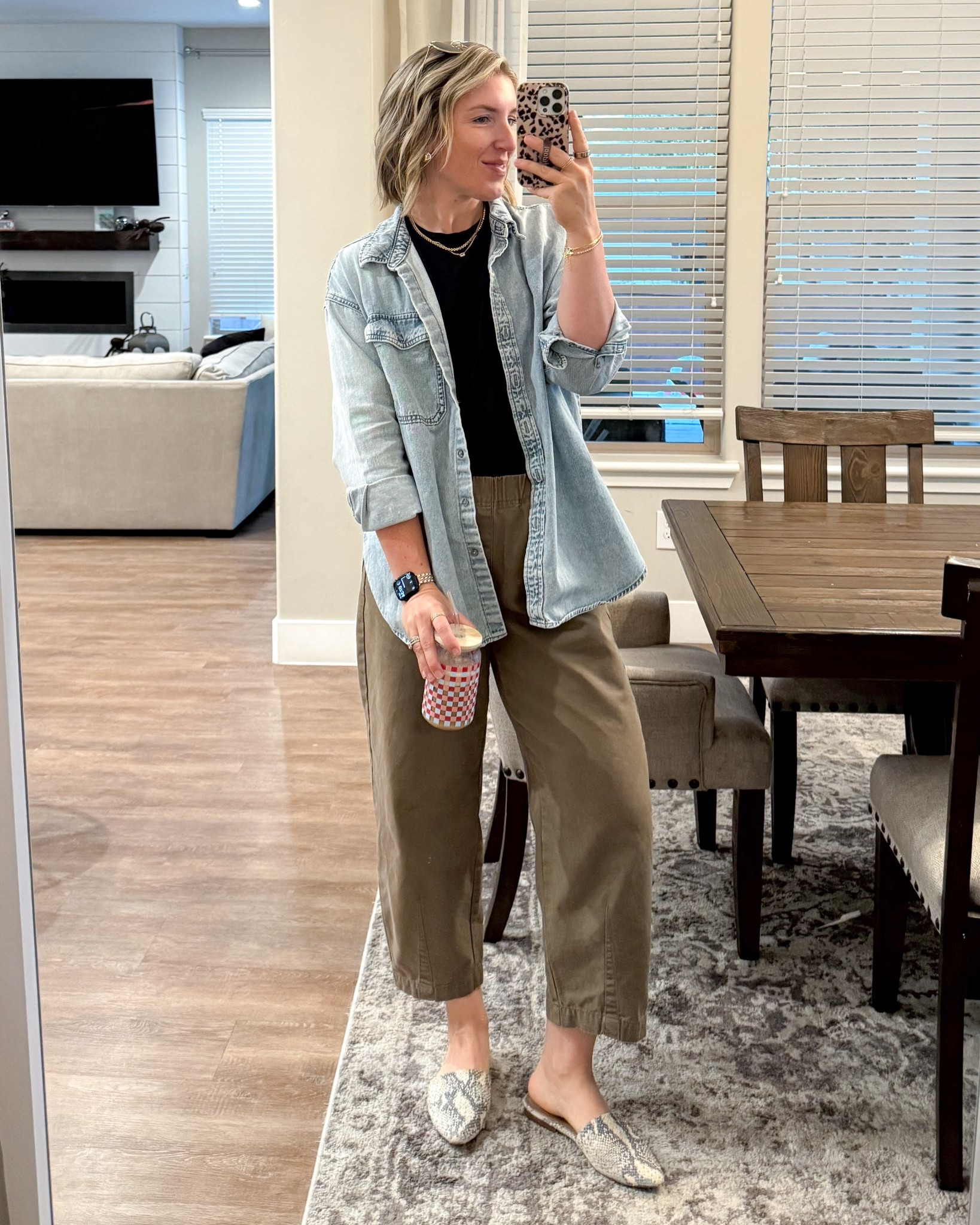 Pull on Target pants - and easy early Fall vibes to start the week!!!
