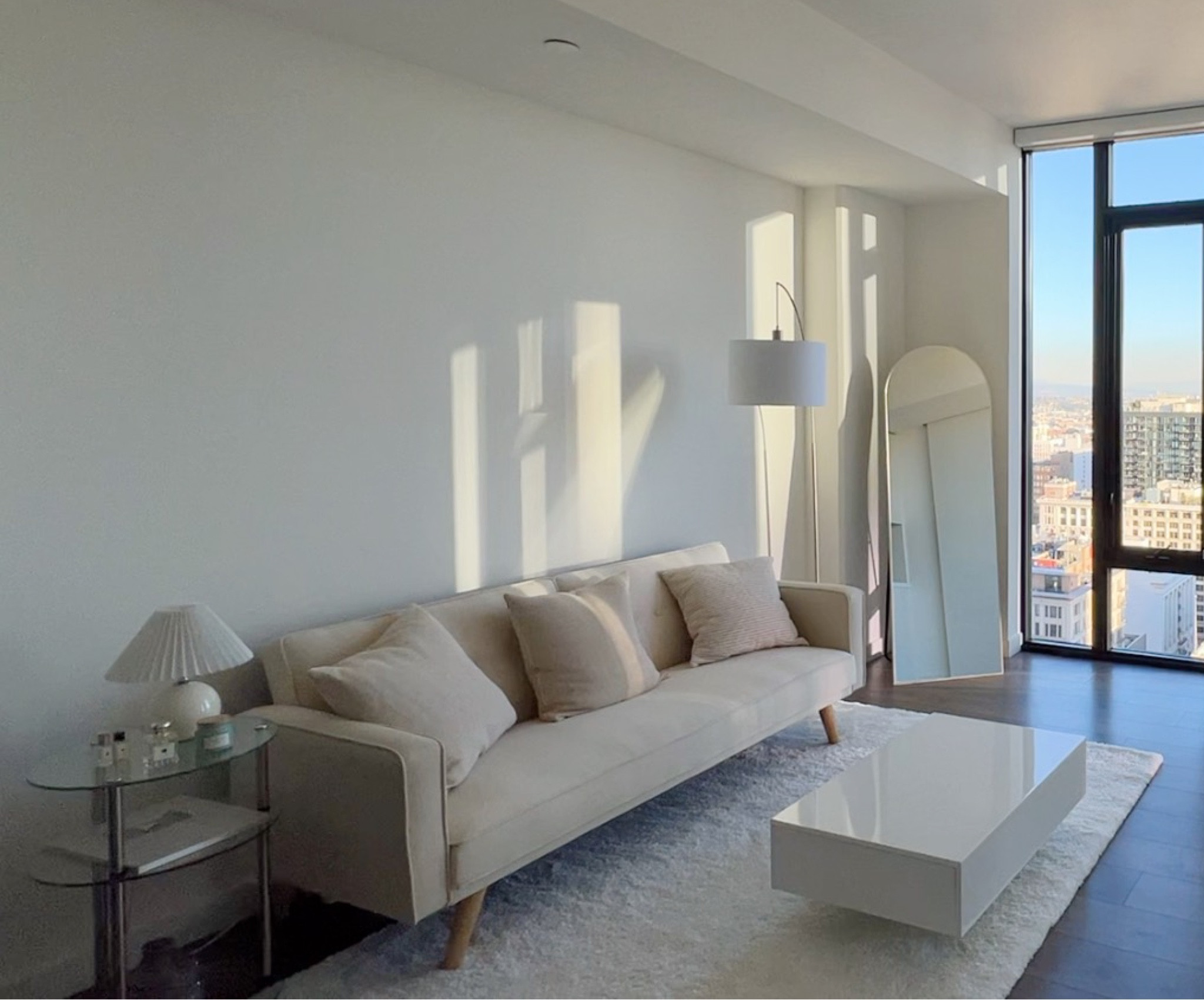LA apartment :)

#LTKSale #LTKhome #LTKFind