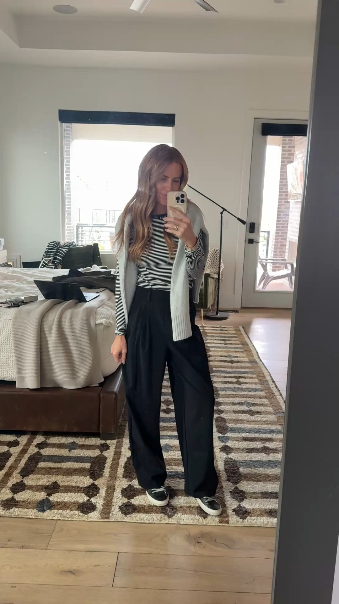 These @lululemon new arrivals are so good. You’d have no clue the trousers were athleisure material. They’re so comfy! @lululemon #ad #lululemoncreator 

XS short in trousers 
6 in Long Sleeve
Small in sweater 