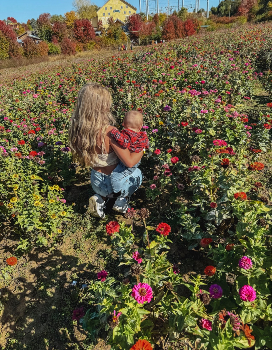 Mom + baby fall outfit ideas 🎃💐🍁 

baby infant clothes mom woman women fit fall pumpkin patch Halloween thanksgiving jeans

#LTKstyletip #LTKSeasonal #LTKbaby