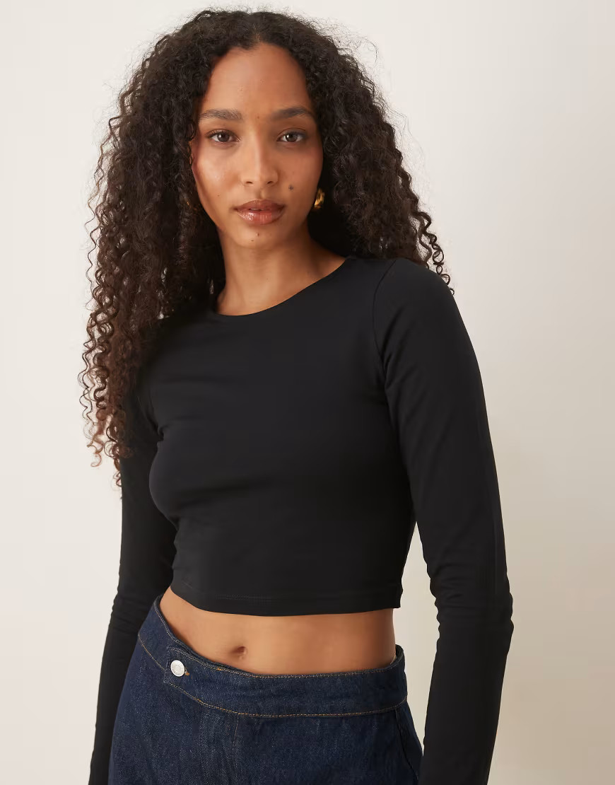 ASOS DESIGN fitted crop t-shirt with long sleeve in black | ASOS (Global)