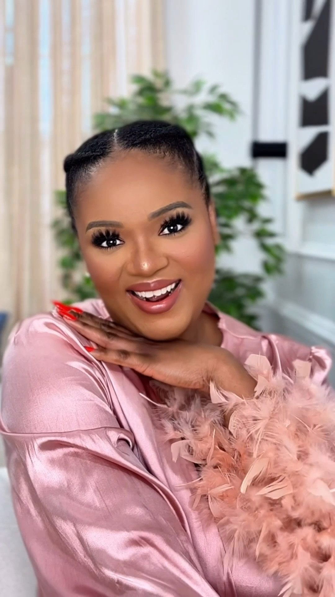 Starting off the season with a little sprinkle of glam 💁‍♀️
Makeup is my first love so I love to play in it every once in a while 😍

What do you think about the look? 


#LTKootd #LTKgrwm #LTKselfcare