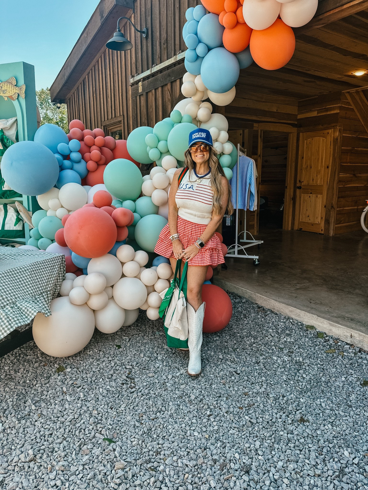 The most festive outfit for summer!


#LTKSeasonal #LTKFindsUnder50 #LTKFindsUnder100