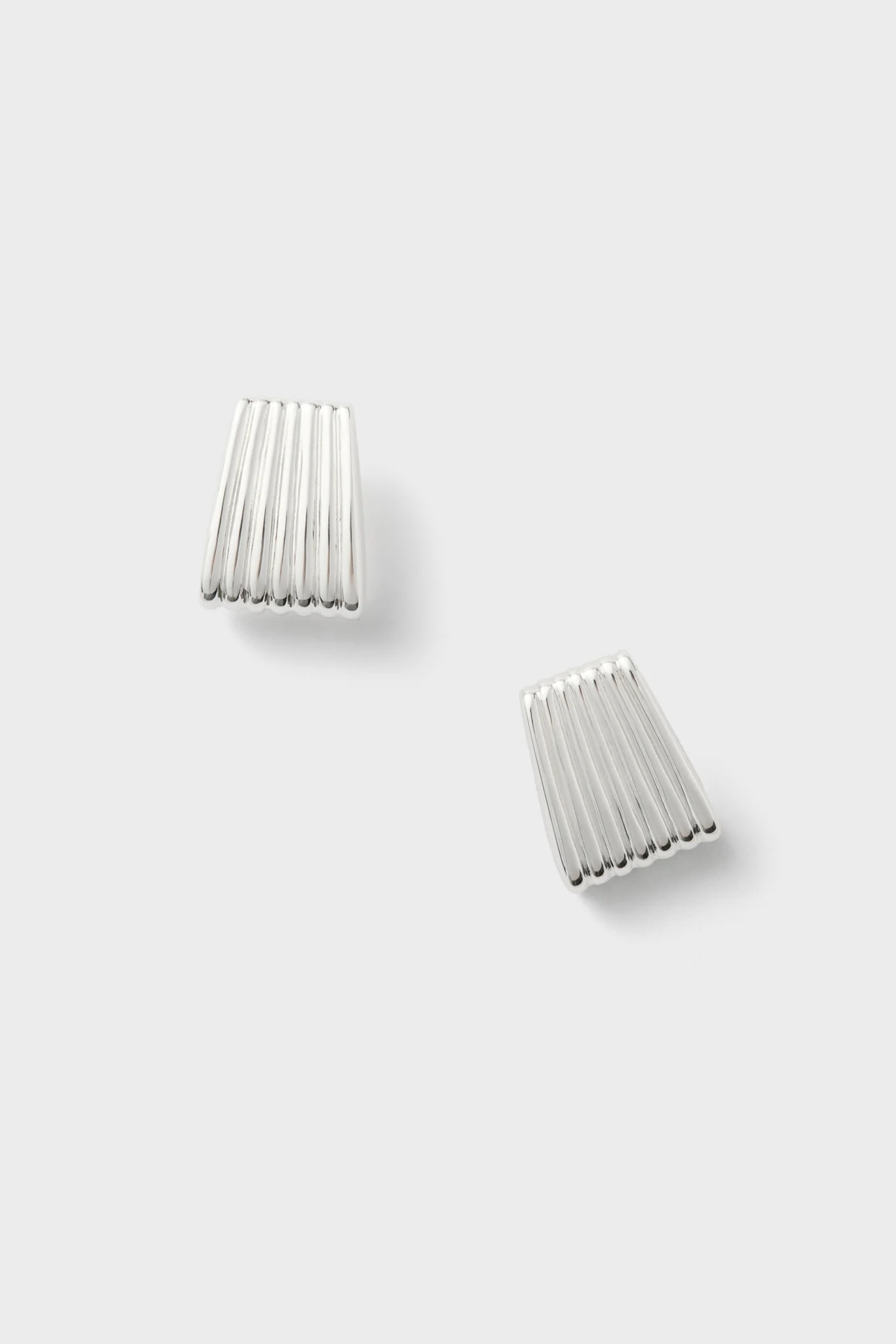 Silver Ribbed Earrings | Tuckernuck (US)