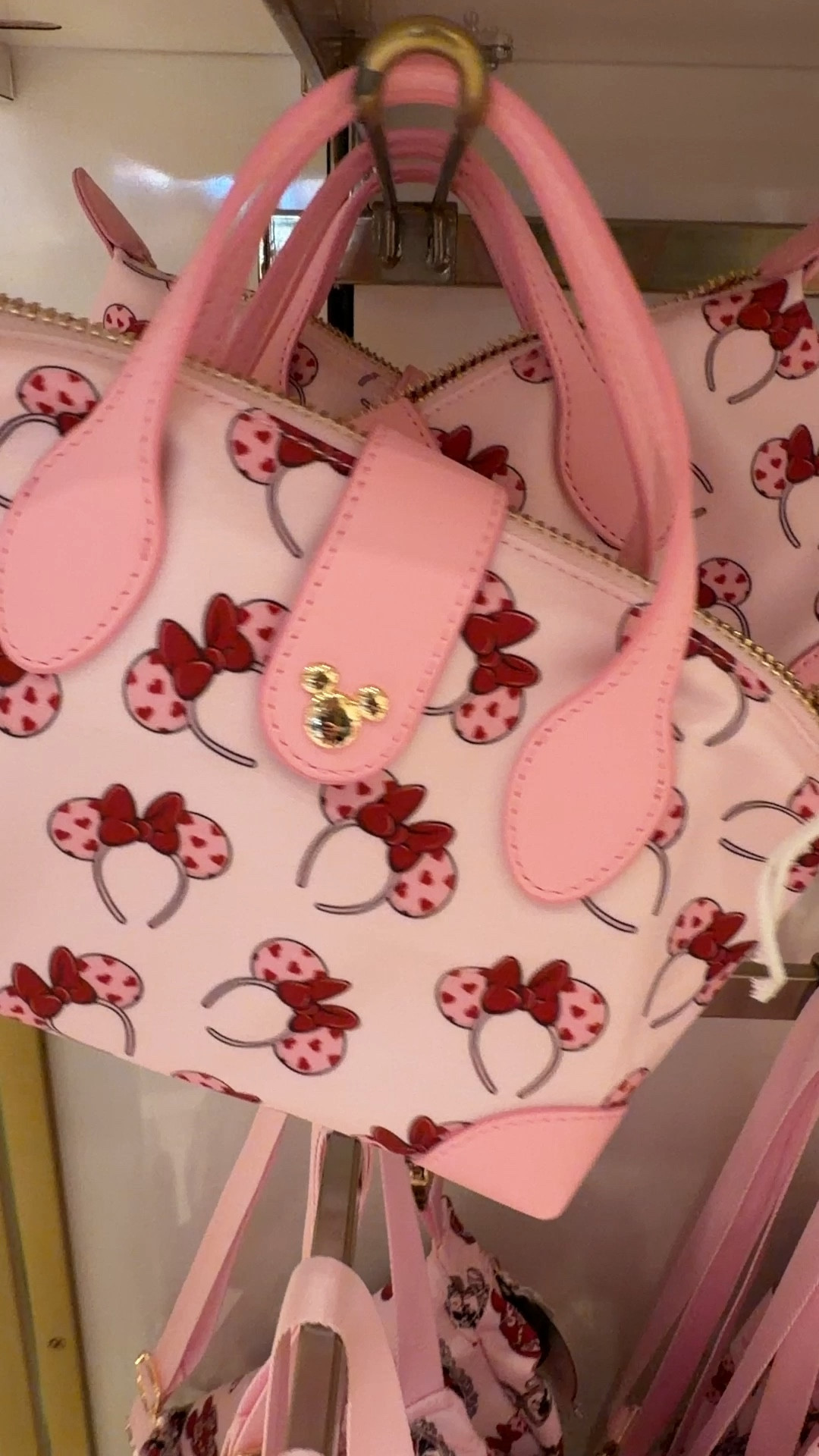 Saw this adorable Minnie fanny at Hollywood Studios yesterday and I’m still not over her 😭🎀 The quality is chef’s kiss and she fits all the park essentials (phone, gloss, wallet, snacks for the kids 🙃).

AND she’s currently 40% off online 👀 Run, don’t walk if you’ve been eyeing a cute Disney bag that gives elevated theme park vibes.

Perfect for Disney days, errands, or just being that mom. 🖤✨

#StoneyCloverLane #DisneyStyle #MinnieMouseVibes #ThemeParkStyle #MomStyleFinds

#LTKitbag #LTKsalealert #LTKfindsunder100