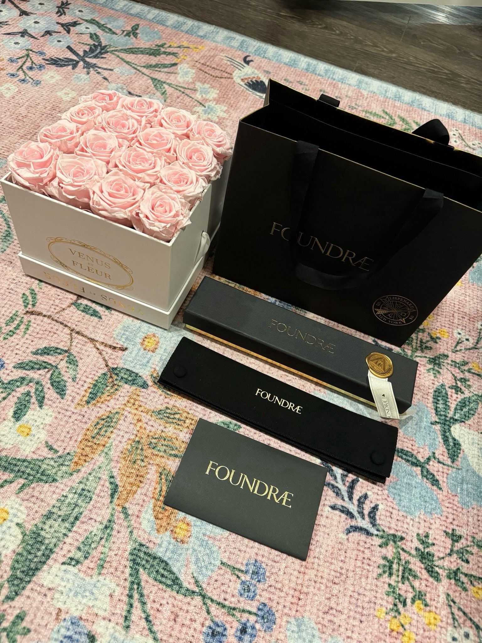 Foundrae comes with the most beautiful packaging!



#LTKFindsUnder100 #LTKSeasonal #LTKStyleTip