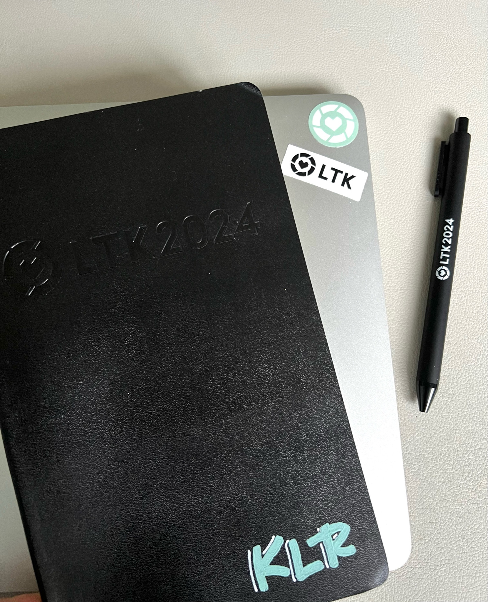 Ready to kickoff the new year at LTK with my personalized notebook and office essentials! Linking personalized options down below. 🖊️💻📒

@ltk.hq #OfficeEssentials #DeskAccessories #Journaling #Personalized #Customized

#LTKfindsunder50 #LTKMostLoved #LTKworkwear