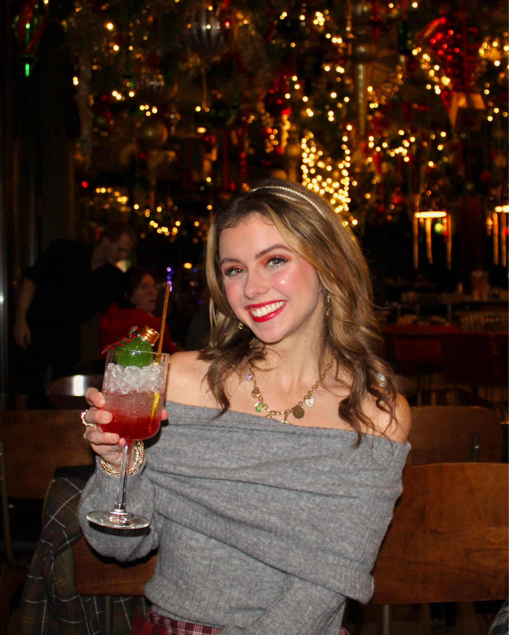 Super cute grey off the shoulder knit sweater from Loft is on sale for $25 down from $70 Black Friday- I get lots of compliments on this one! 🩷


#LTKCyberWeek #LTKFindsUnder50 #LTKSeasonal