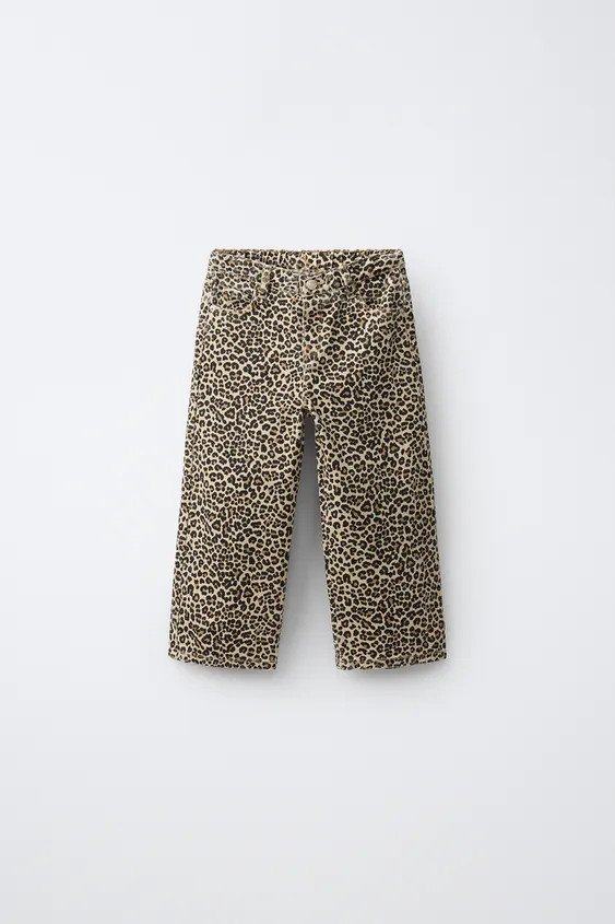 Wide leg pants with adjustable inner waistband. Front button closure. Front pockets and front pat... | Zara US
