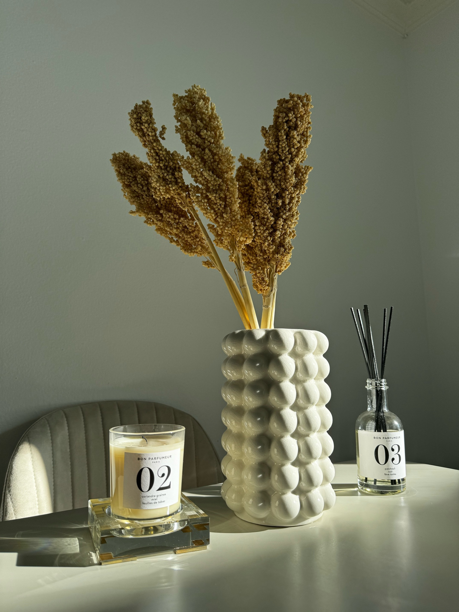 This beige pampas arrangement perfectly matches a neutral bubbles vase! Set the tone with a luxury candle and room diffuser by Bon Perfumer. So cozy!  

#LTKHome #LTKSeasonal #LTKFindsUnder50