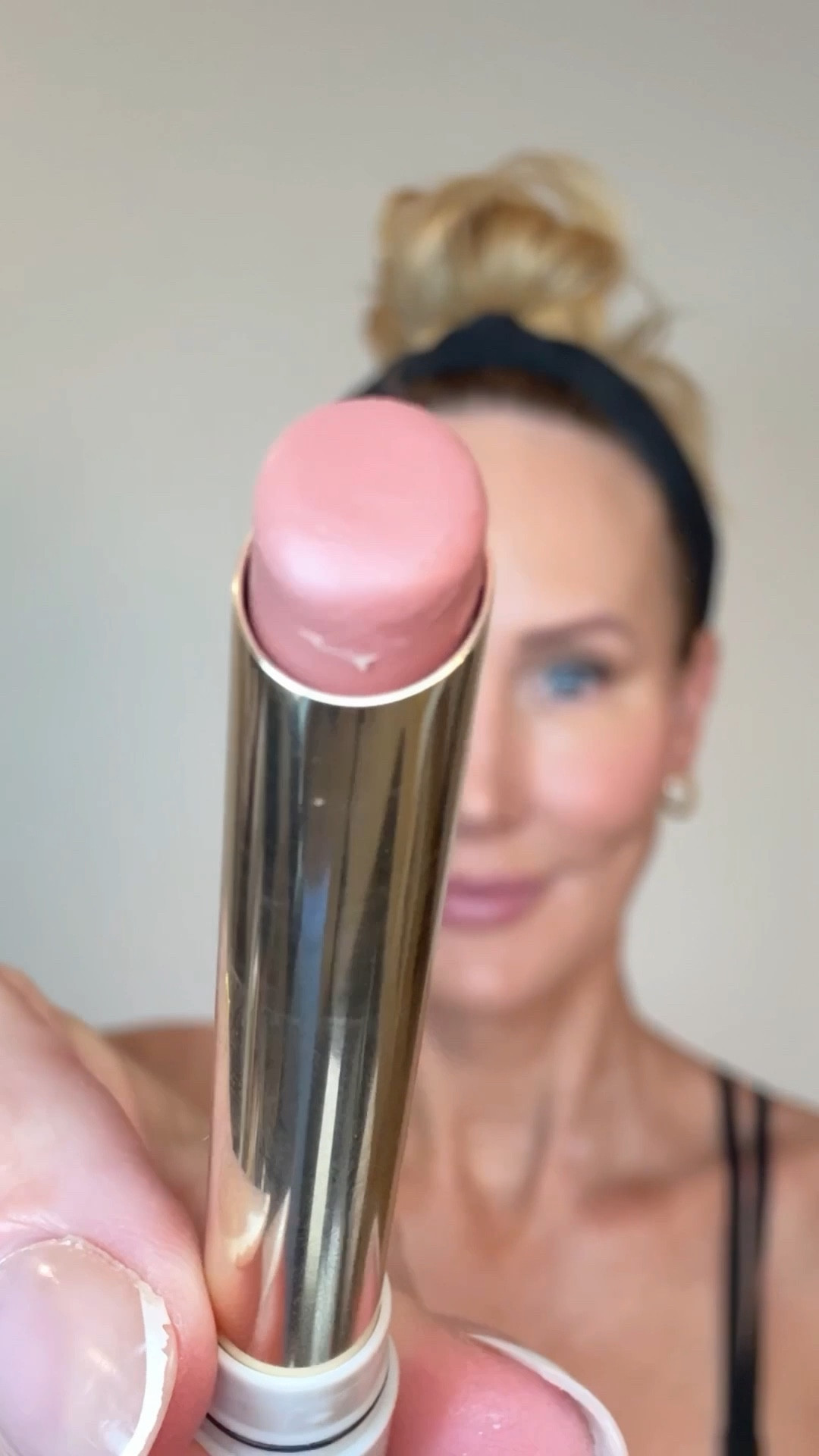 Ravie Beauty Effortless Lips in Lily ❤️ 

#makeup #lipstick #makeupover50 #makeupformatureskin 
