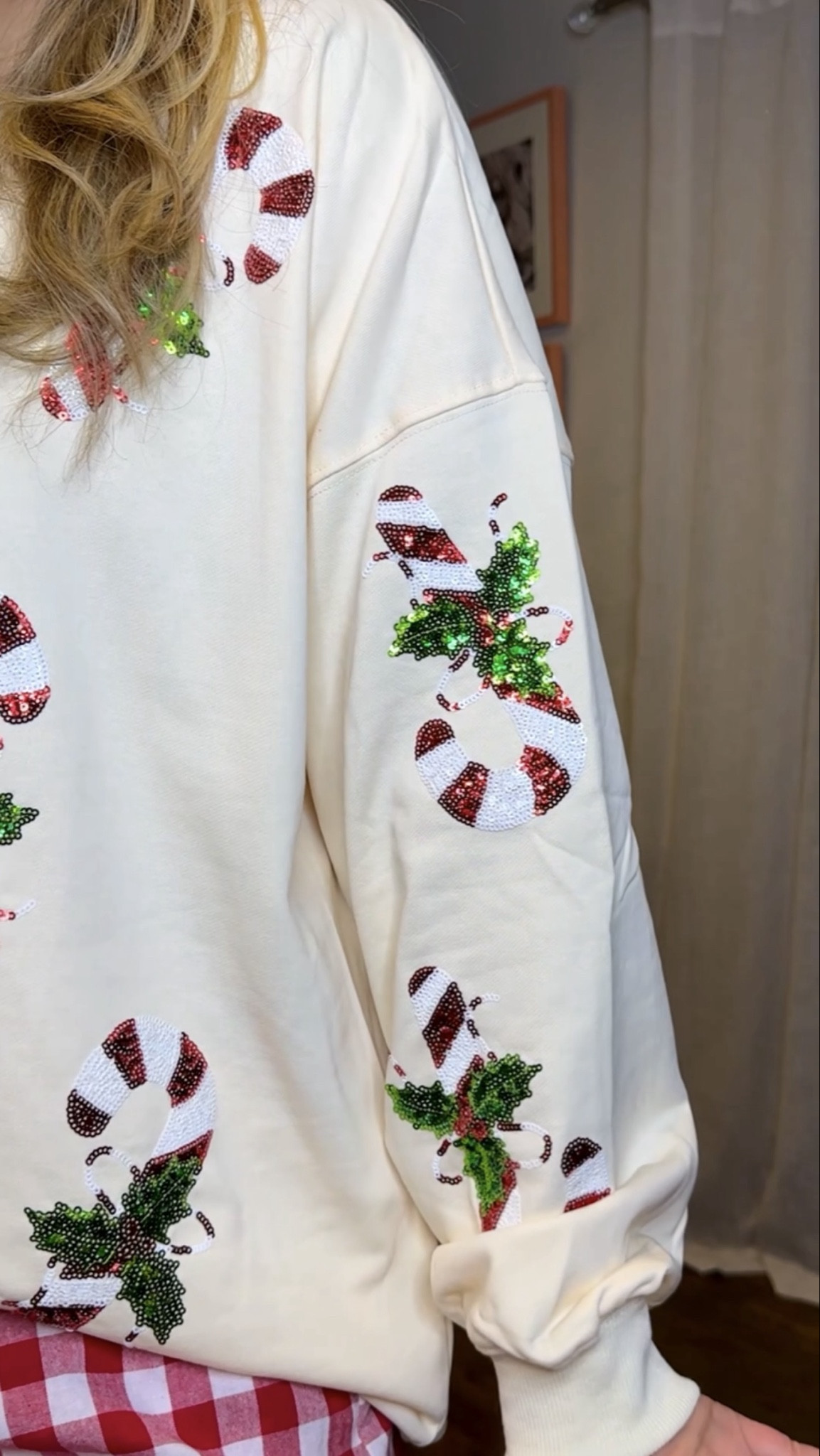 Cozy holiday vibes 🎄✨ Unboxing the CUTEST festive holiday pajamas and loungewear that are perfect for relaxing holiday movie nights, cookie baking, tree decorating and staying warm all season long ✨🎄 If you’re looking for affordable and adorable Christmas PJs and winter loungewear ideas, these pieces are must-haves! ❄️ wearing a large 

 #LTKGiftGuide #LTKHoliday #LTKMidsize