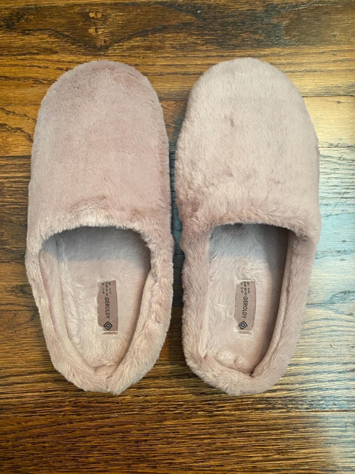 DREAM PAIRS Women's Plush Fuzzy Slip on Indoor Outdoor Winter House Slippers | Amazon (US)