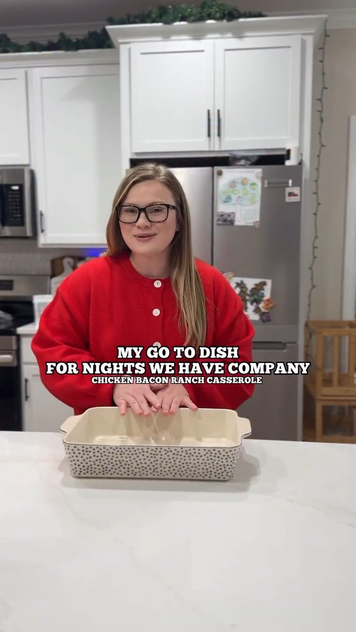 What’s your go to dish when you have company over? 
Chicken bacon ranch is a staple and so easy! 
All you need is 
• olive oil 
• chicken 
• potatoes 
• a ranch packet
• cheese 
• bacon bites
Let me know if you try it:) 
#dinner #recipe #chickenbaconranch #cooking