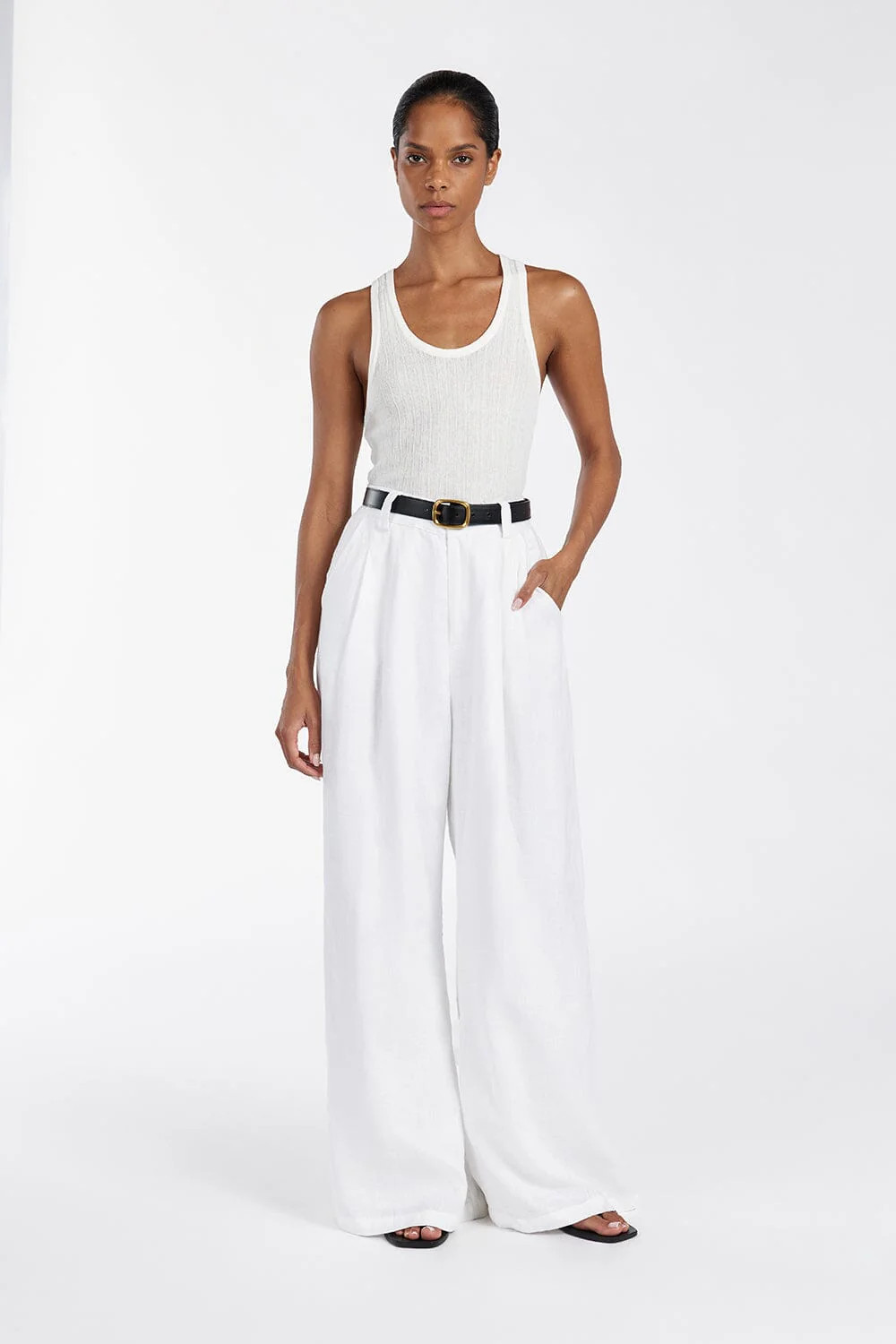 ALMA WHITE TEXTURED SCOOP KNIT TANK | DISSH