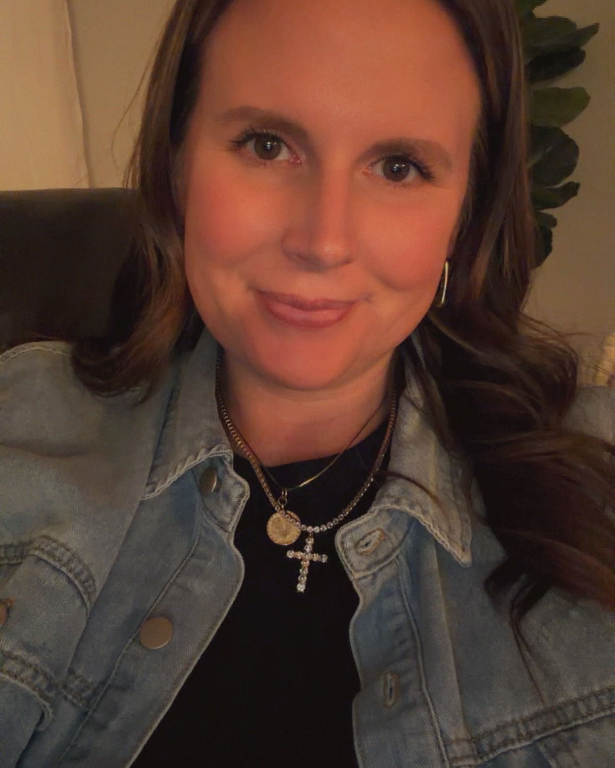 In love with this $15 cross necklace! I get so many compliments on it! 

@Jessica Simpson 

#love #crossnecklace #chain #cross #jessicasimpson #jewelry #neckace #trending #cute #momstyle #fashion #coinnecklace #crystalnecklace #crystal #fashionfinds #walmartfinds #walmart 

#LTKValentine #LTKootd #LTKmomlife