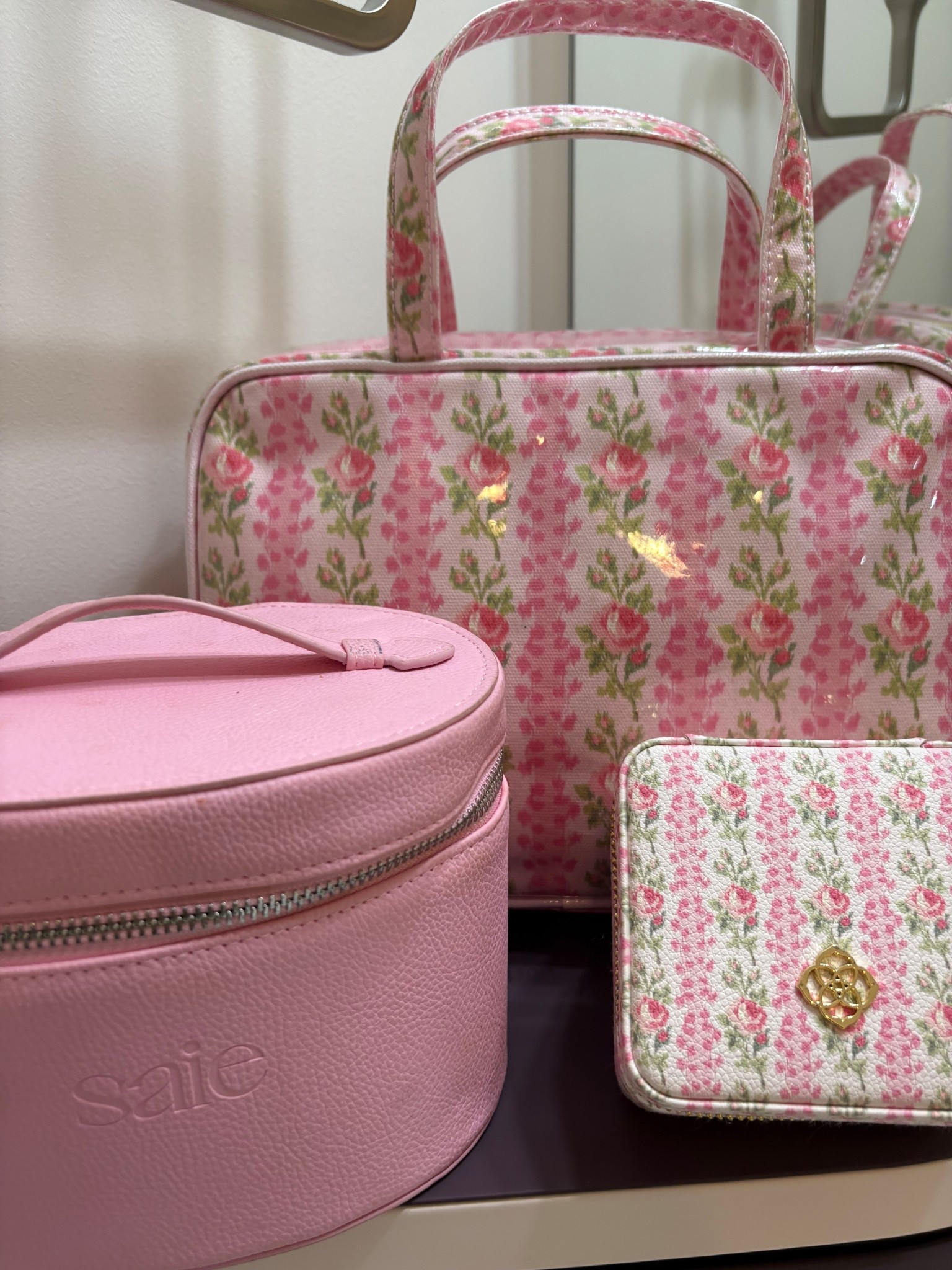 Travel essentitravel

#LTKHoliday #LTKTravel #LTKGiftGuide