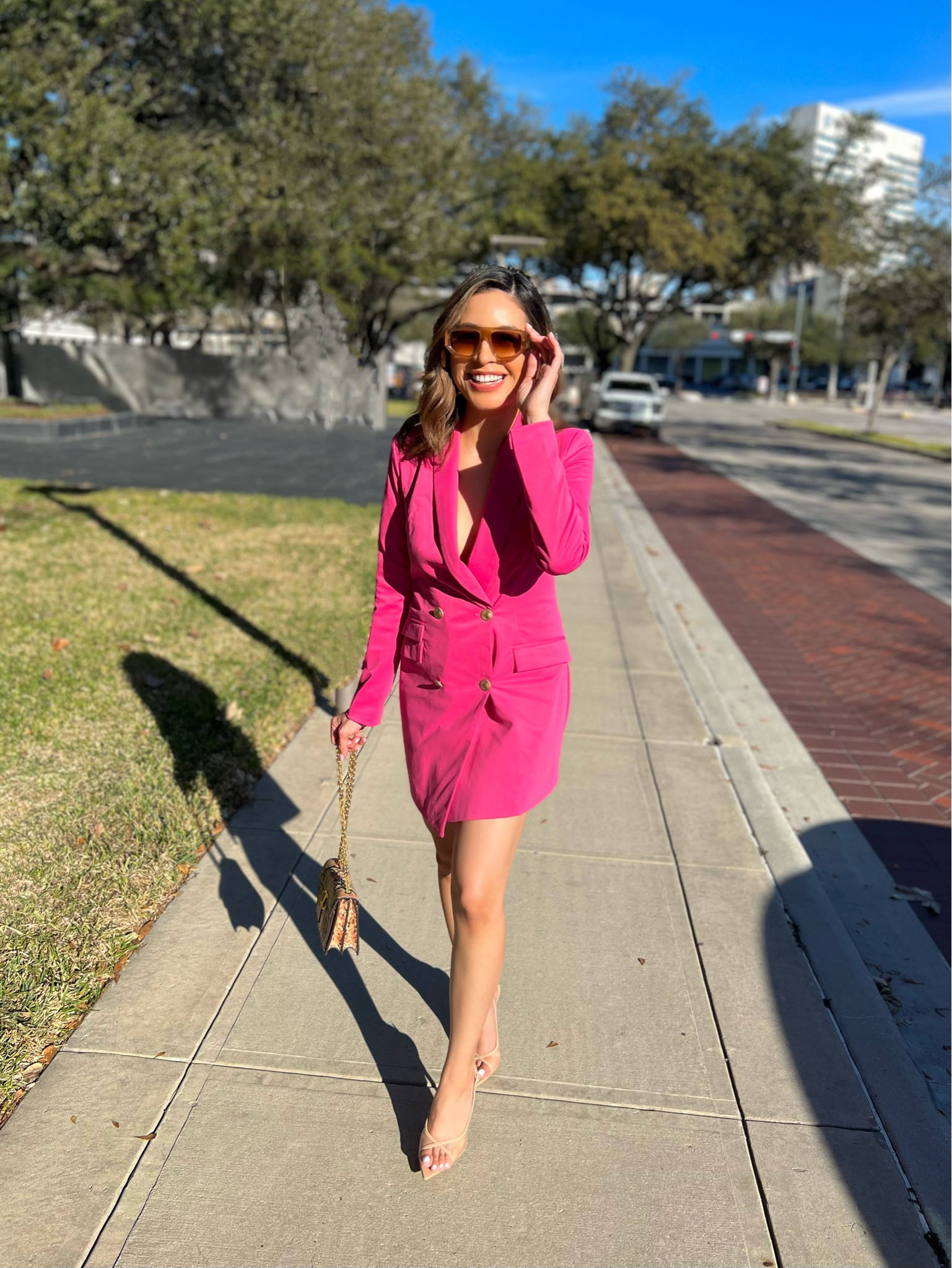 Valentines outfit 💕

Galentines look, valentines blazer, pink blazer, nude heels, dezi sunglasses 

#LTKStyleTip