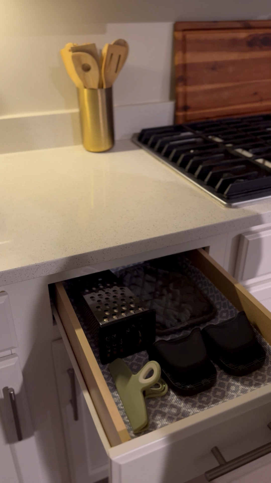 I’m never gonna not recommend one using shelf liner for cabinets anf drawers.

#shelfliner #housetohome #diy

#LTKHome
