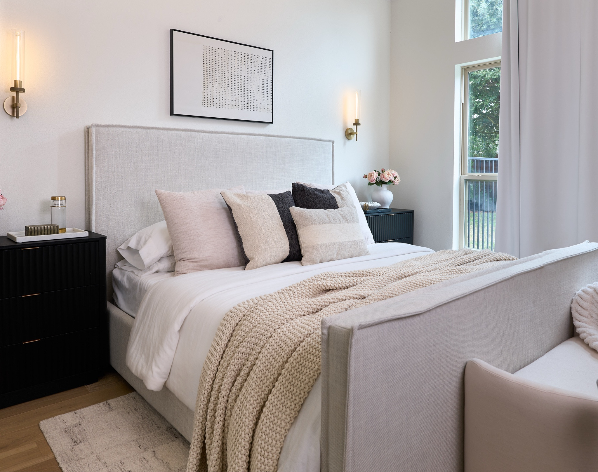 Bedding Refresh ✨


Upholstered bed
Bedroom refresh
Nightstand 

#LTKHome