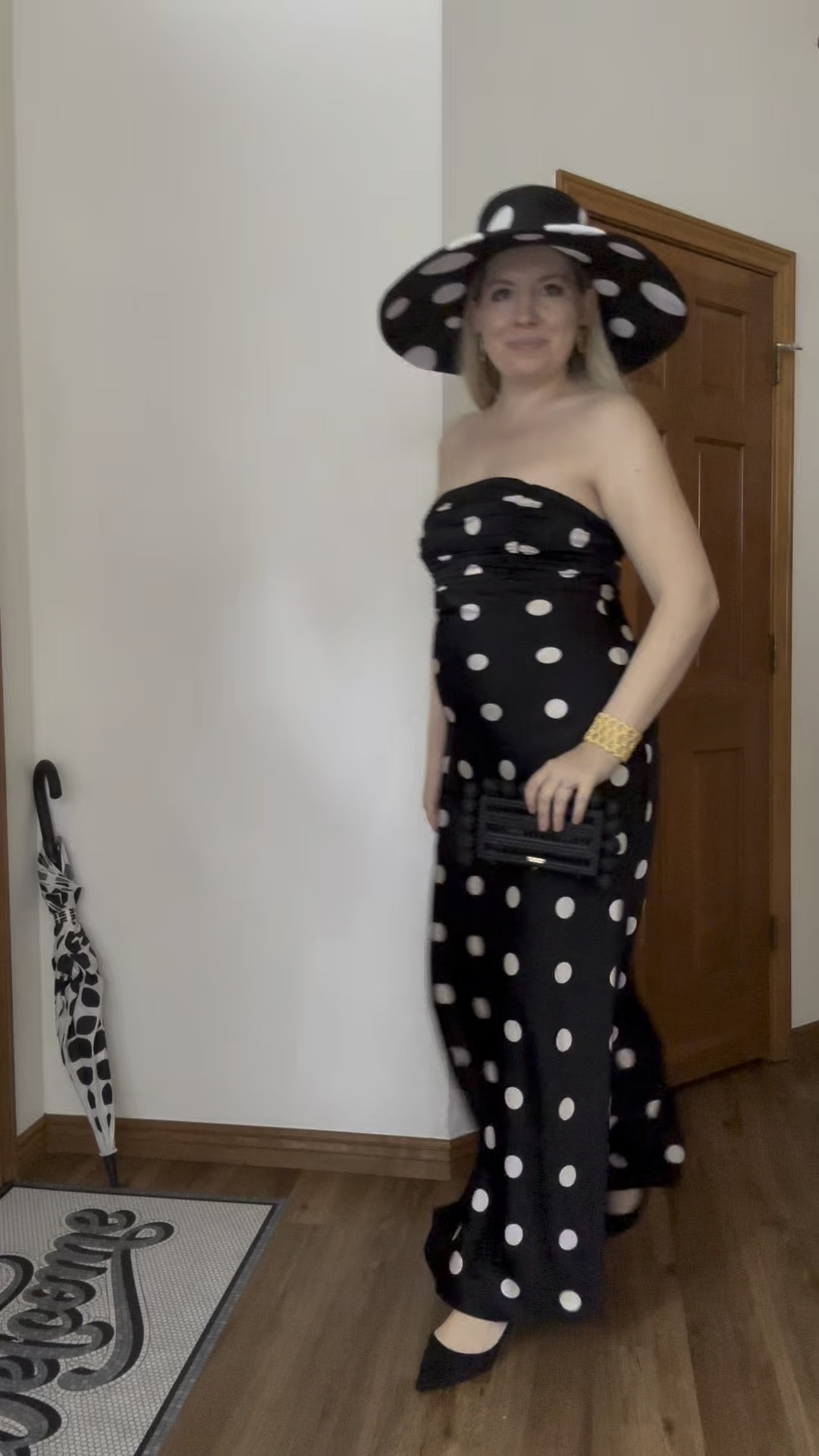 I LOVE graphic patterns but used to think that large scale ones were “too much” to wear in real life. 🤷🏼‍♀️ 
I would thrift really unique and bold vintage pieces but only wear them as “costumes” and never as part of my personal wardrobe. I don’t really know when or how it changed, but I eventually decided that I was, indeed, the type of person who would wear bold pieces in real life. Thank goodness.

#LTKootd #LTKTall #LTKSeasonal