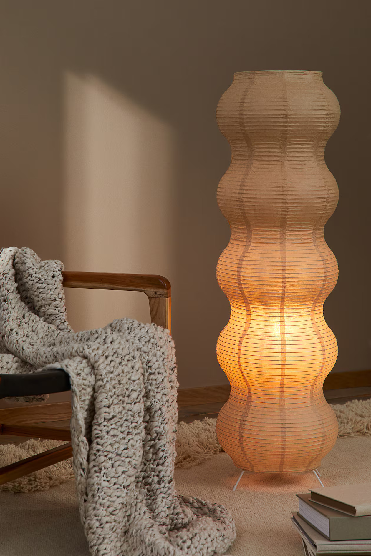 Stehlampe aus Reispapier - Hellbeige - Home All | H&M AT | H&M (DE, AT, CH, NL, FI)