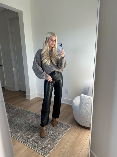 Abercrombie Sale! Use code AFLTK for 25% off site wide!

Wearing a medium in my sweater, pants are a 26R, boots are tts. #kathleenpost #abercrombie

#LTKxAF #LTKsalealert #LTKstyletip