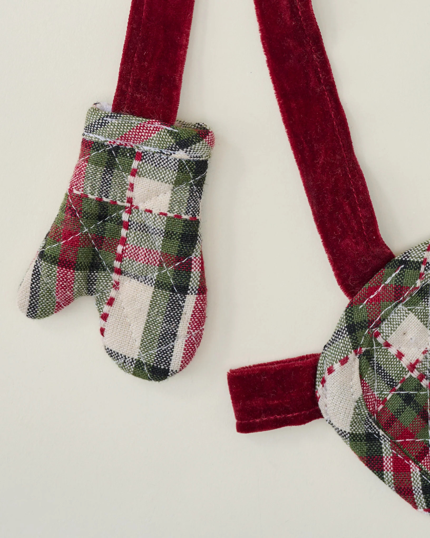 Classic Christmas Oven Mitt + Potholder Ornament | Magnolia