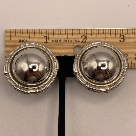 Vintage Givenchy chanky domed silver tone clip on earring | Poshmark